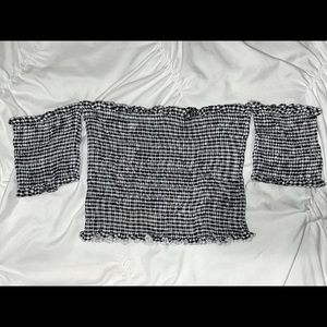 OFF-SHOULDER CROP TOP